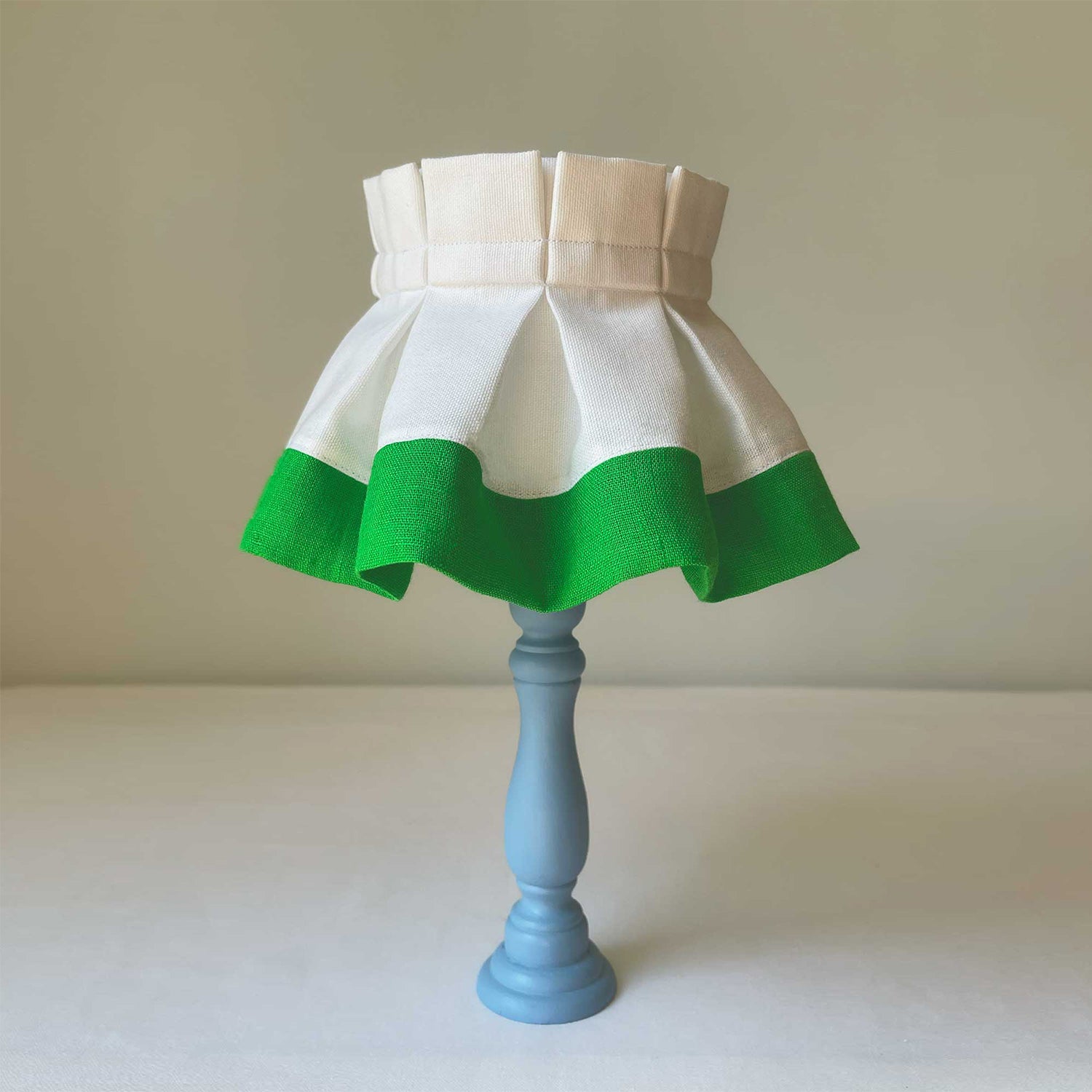COLORBLOCK RELAXED BOX PLEAT LAMPSHADE | WHITE/GREEN