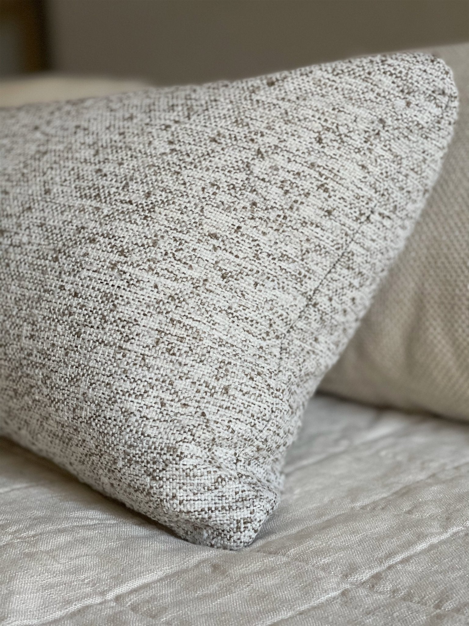 https://ciellehome.com/cdn/shop/products/neutral-boucle-pillow-modern.jpg?v=1691697732&width=1536